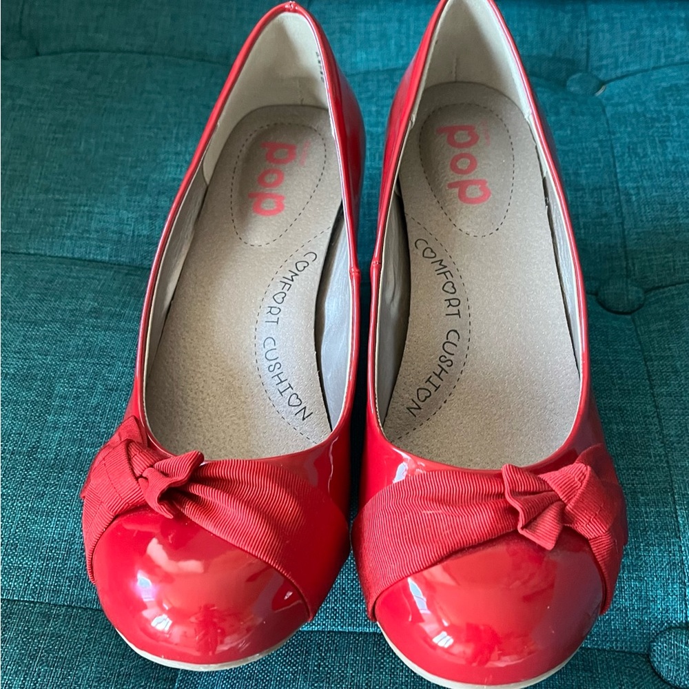 Cherry Red Kitten Heels size 9M Raging RED RED RED!
